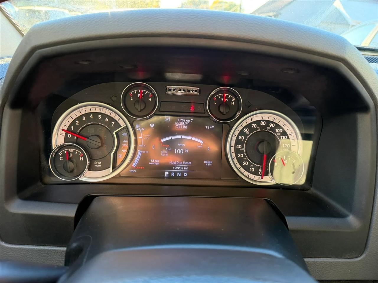 RAM 1500 SLT Crew Cab SWB 4WD 2016