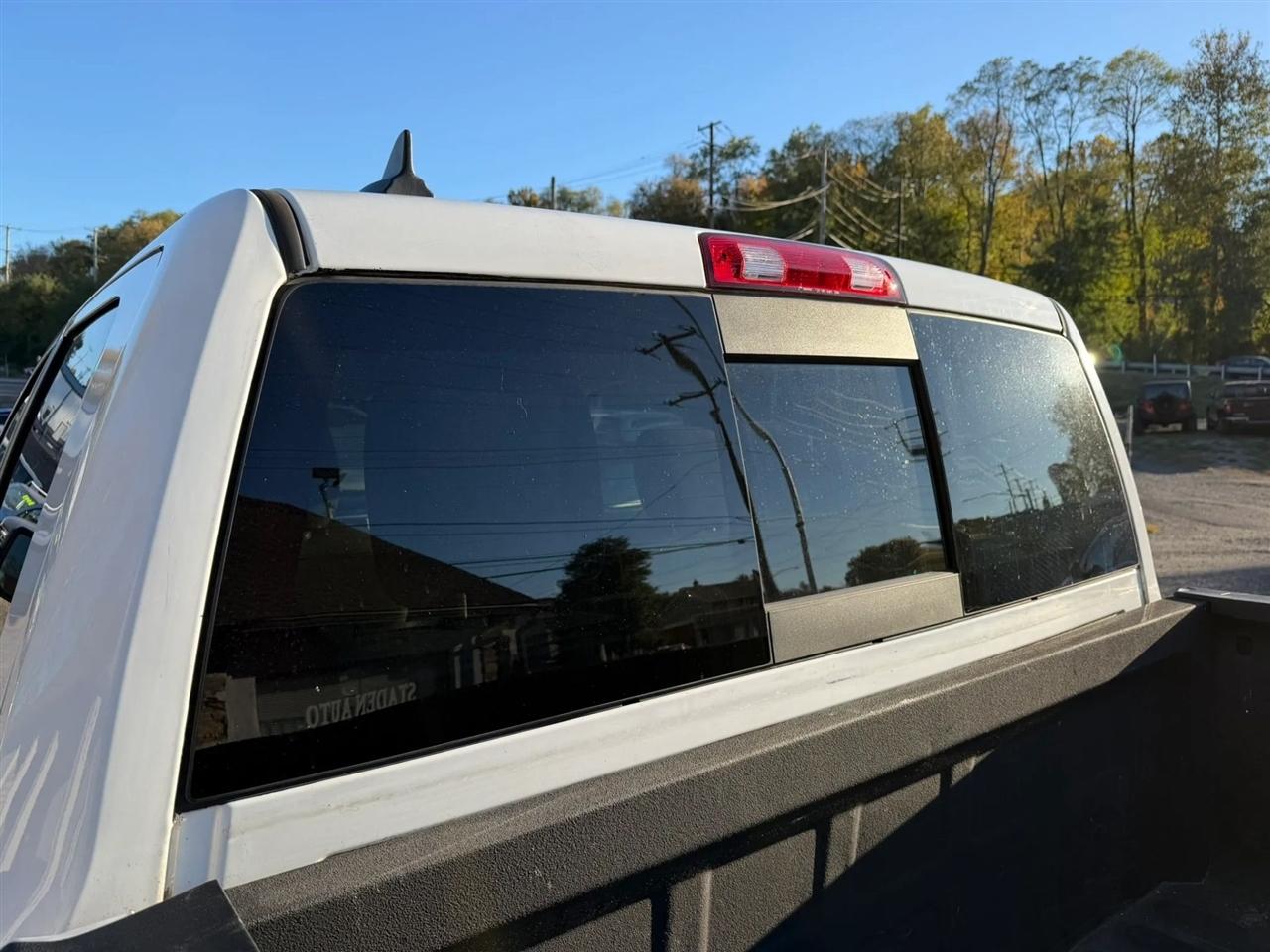 RAM 1500 SLT Crew Cab SWB 4WD 2016