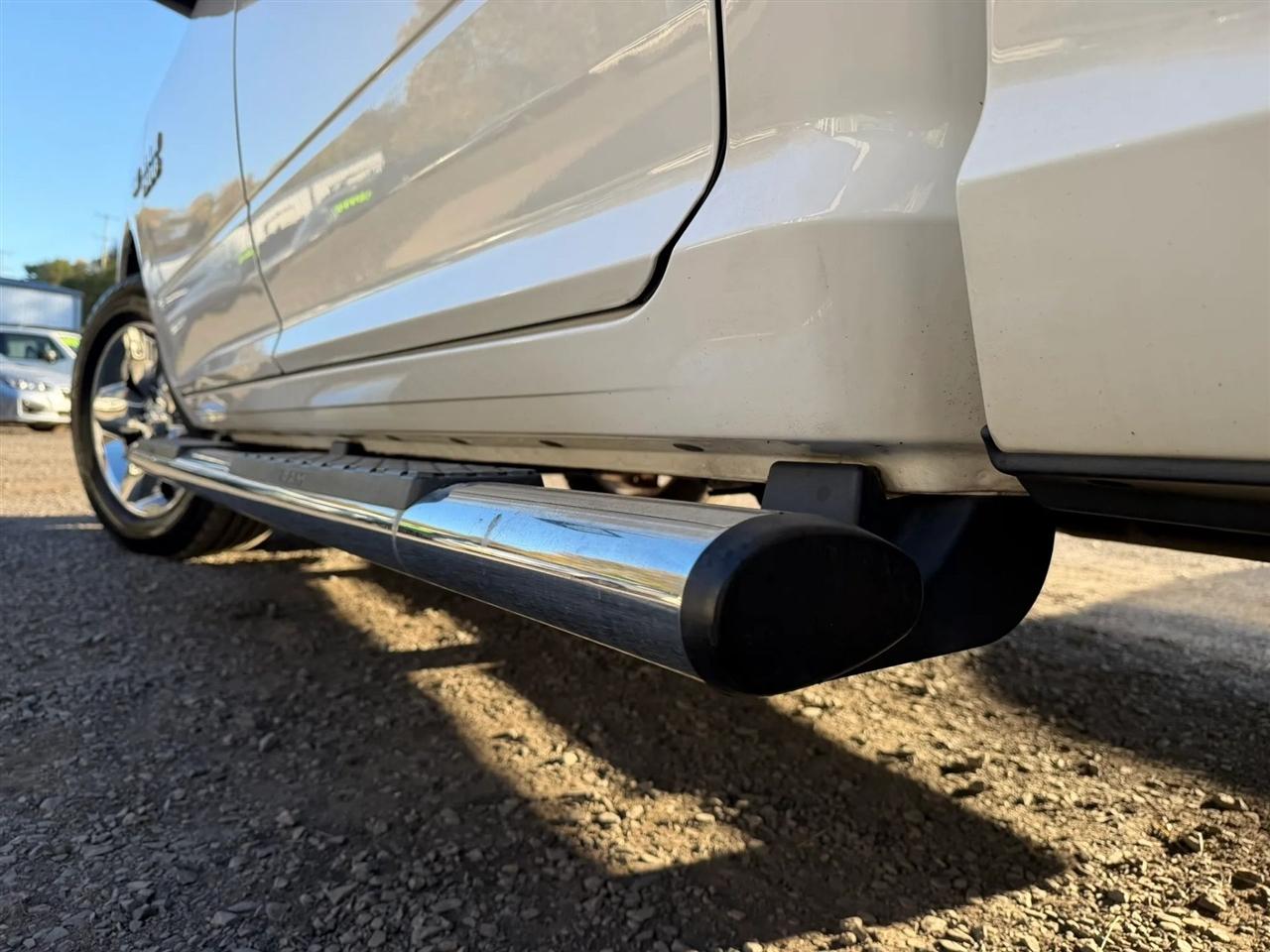 RAM 1500 SLT Crew Cab SWB 4WD 2016