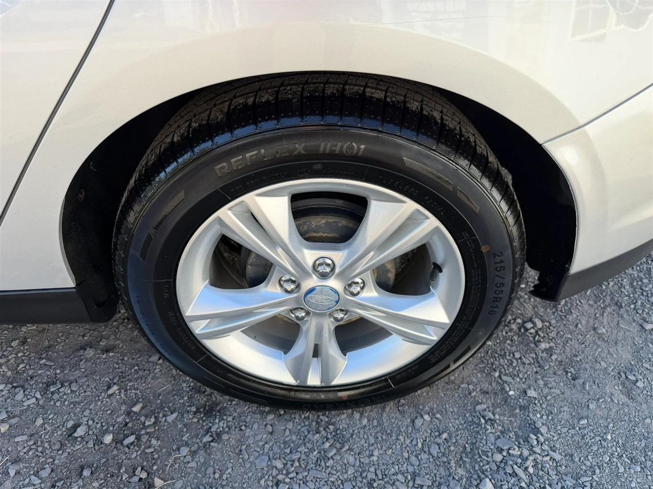 Ford Focus SE Hatch 2013