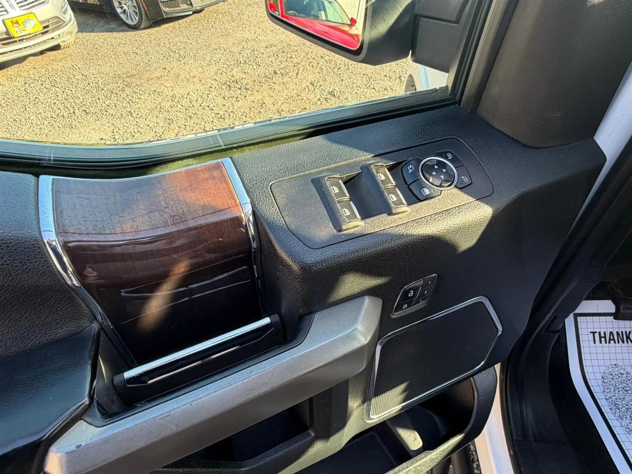 Ford F-150 Platinum SuperCrew 5.5-ft. Bed 4WD 2016