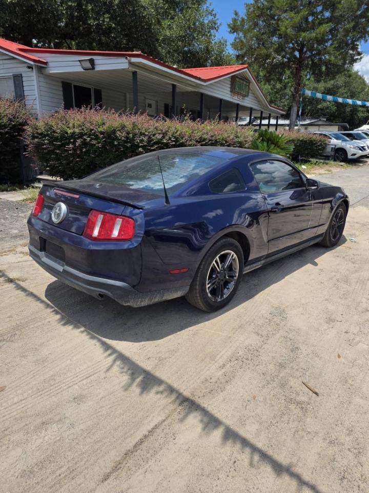 Ford Mustang V6 Coupe 2011