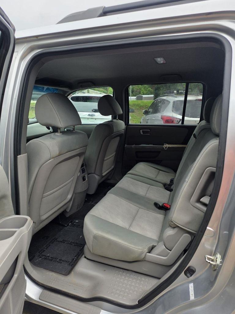 Honda Pilot LX 2WD 5-Spd AT 2012