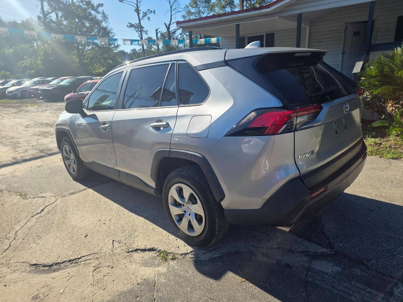 Toyota RAV4 LE AWD 2019