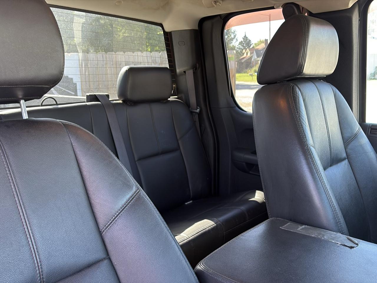 Chevrolet Silverado photo 5