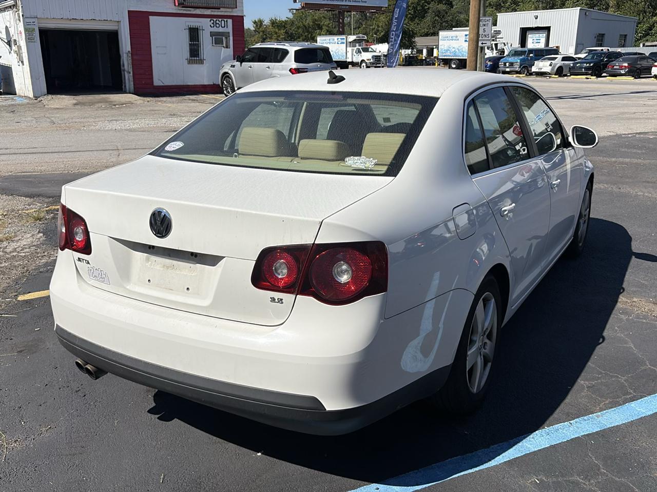 Volkswagen Jetta photo 3