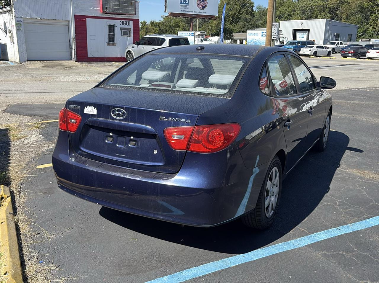 Hyundai Elantra photo 3