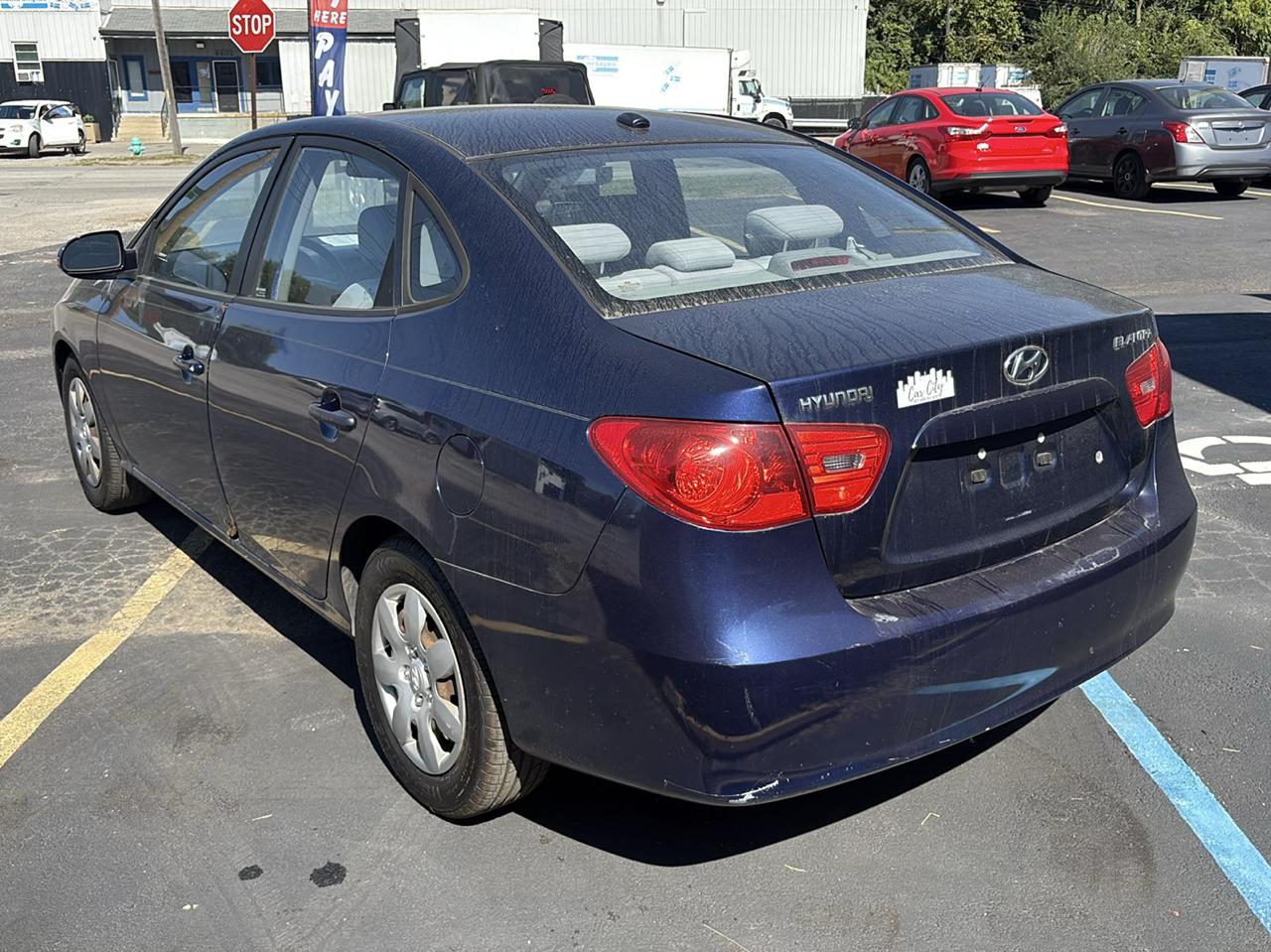 Hyundai Elantra photo 4