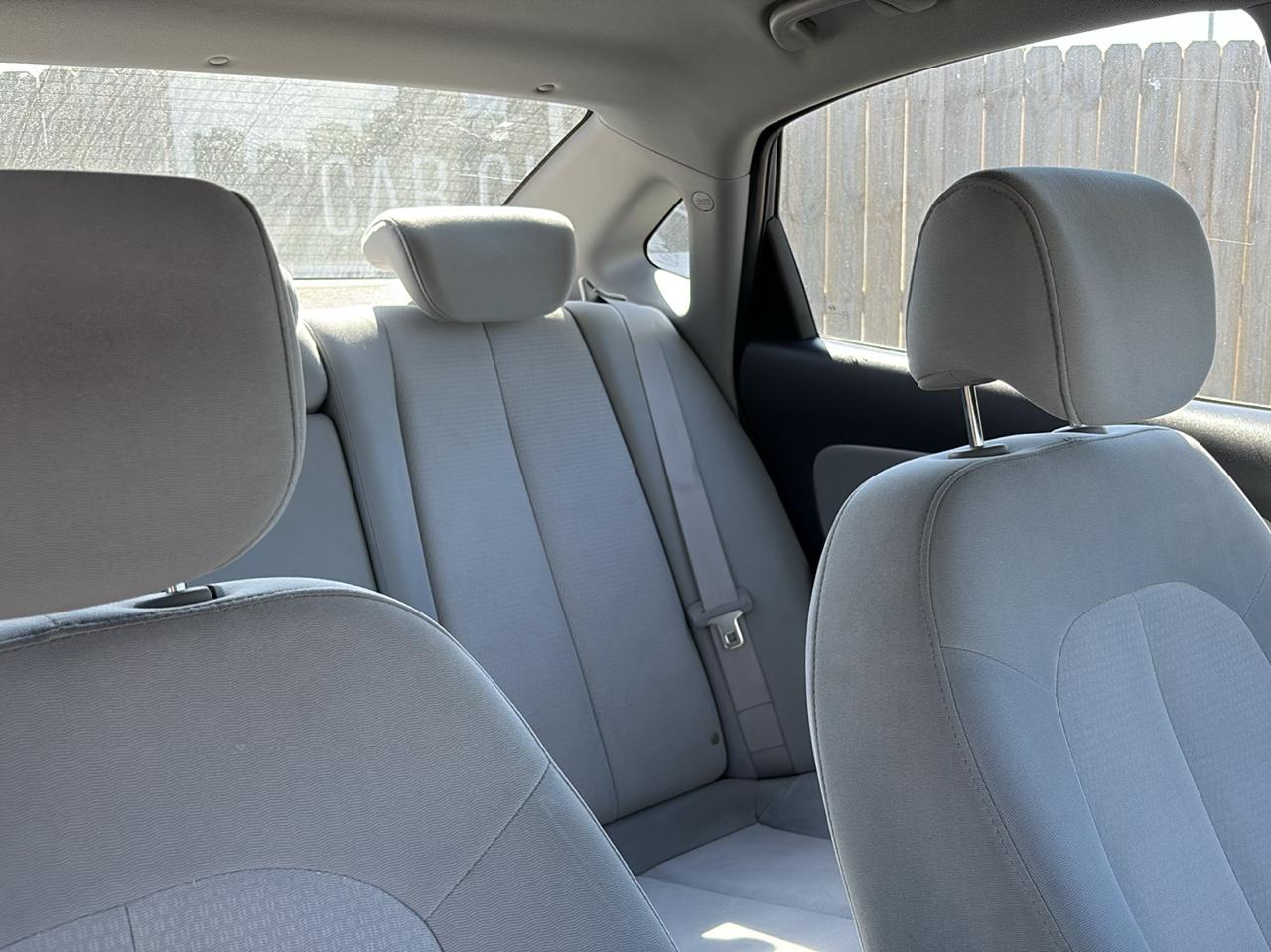Hyundai Elantra photo 5