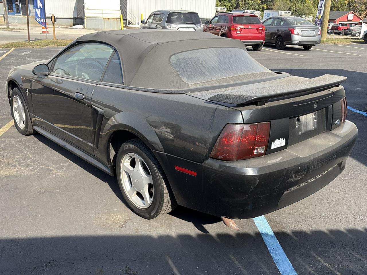 Ford Mustang Deluxe Convertible 2001