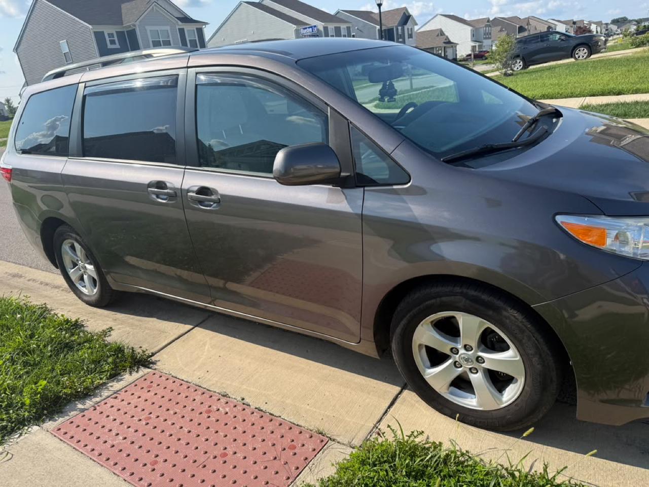 Toyota Sienna LE FWD 8-Passenger V6 2015