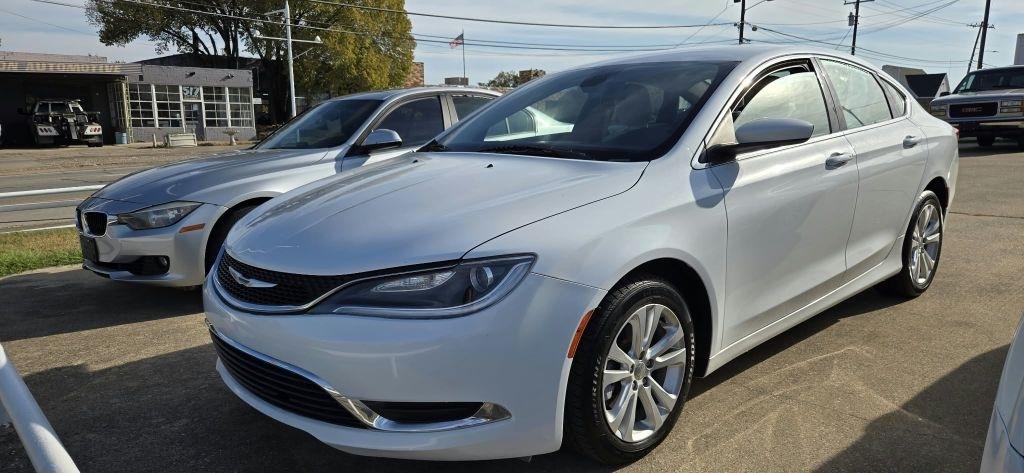 Chrysler 200  2015