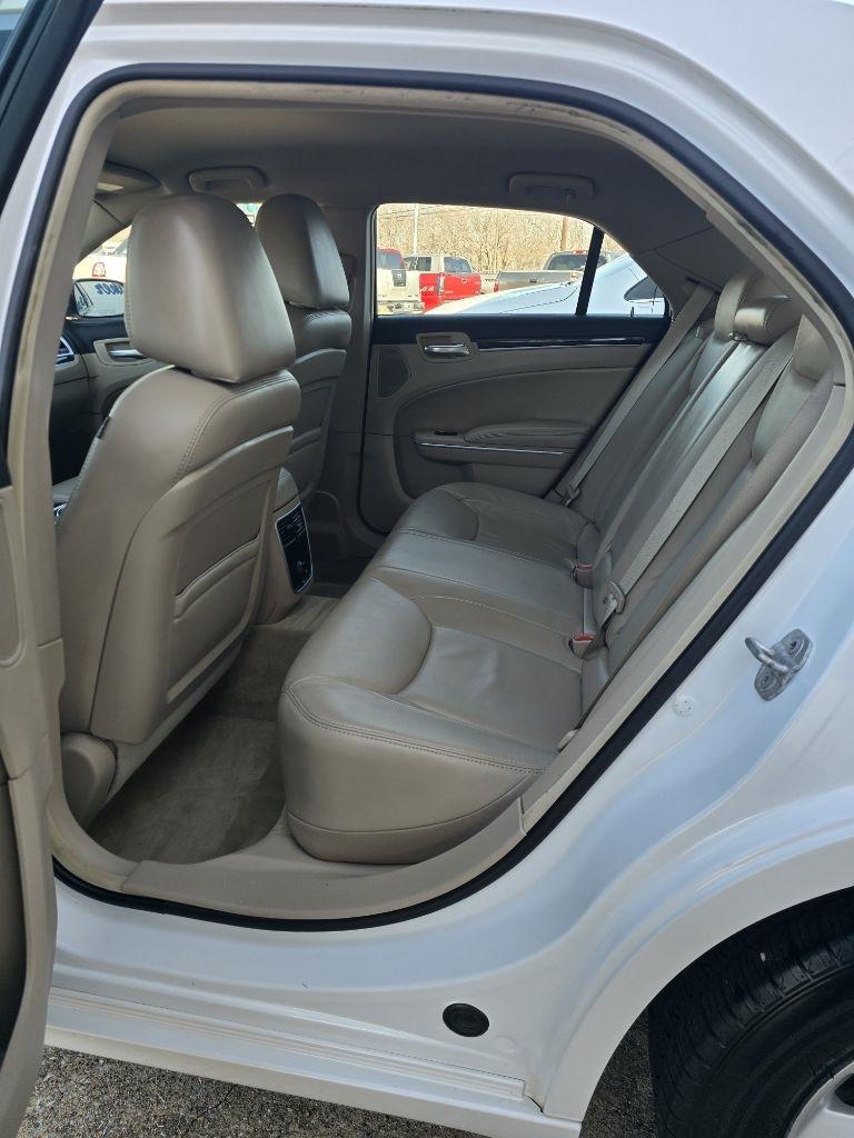 Chrysler 300  2013