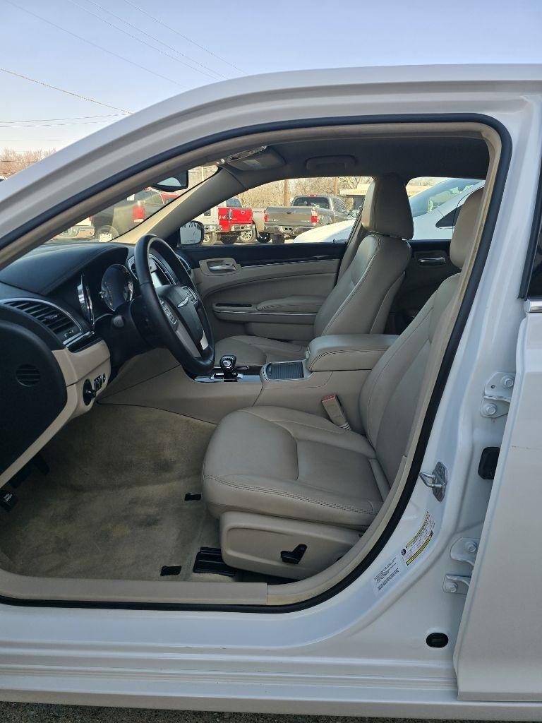 Chrysler 300  2013