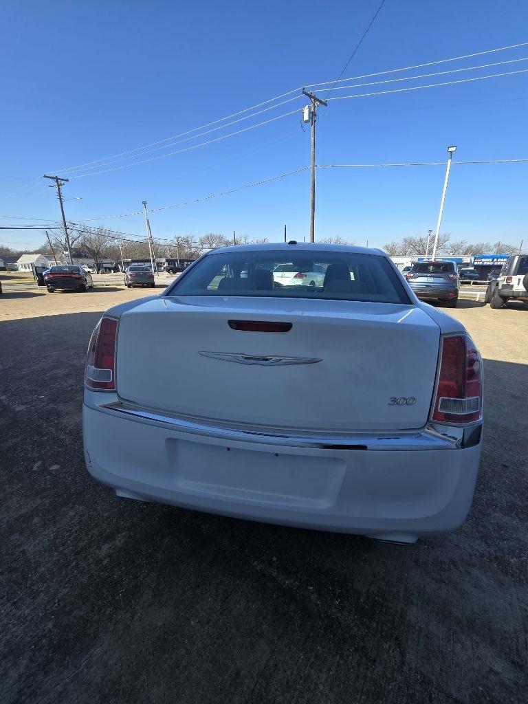 Chrysler 300  2013