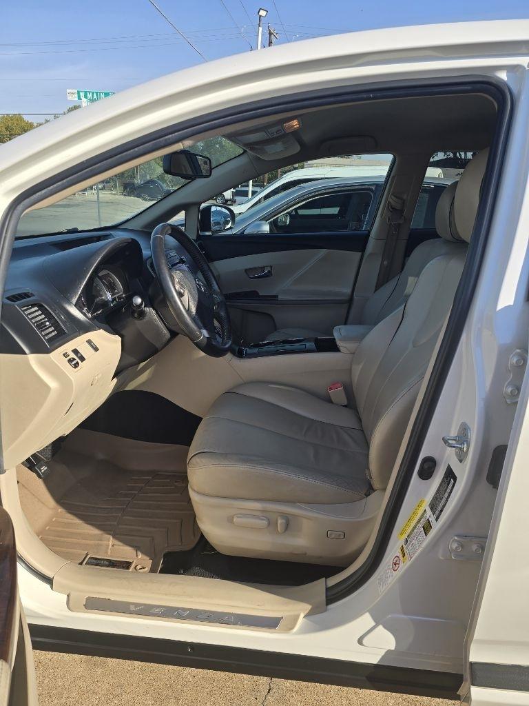 Toyota Venza  2012