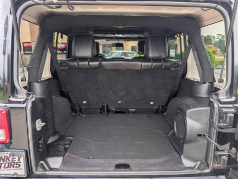 Jeep Wrangler Unlimited Sahara 4WD 2013