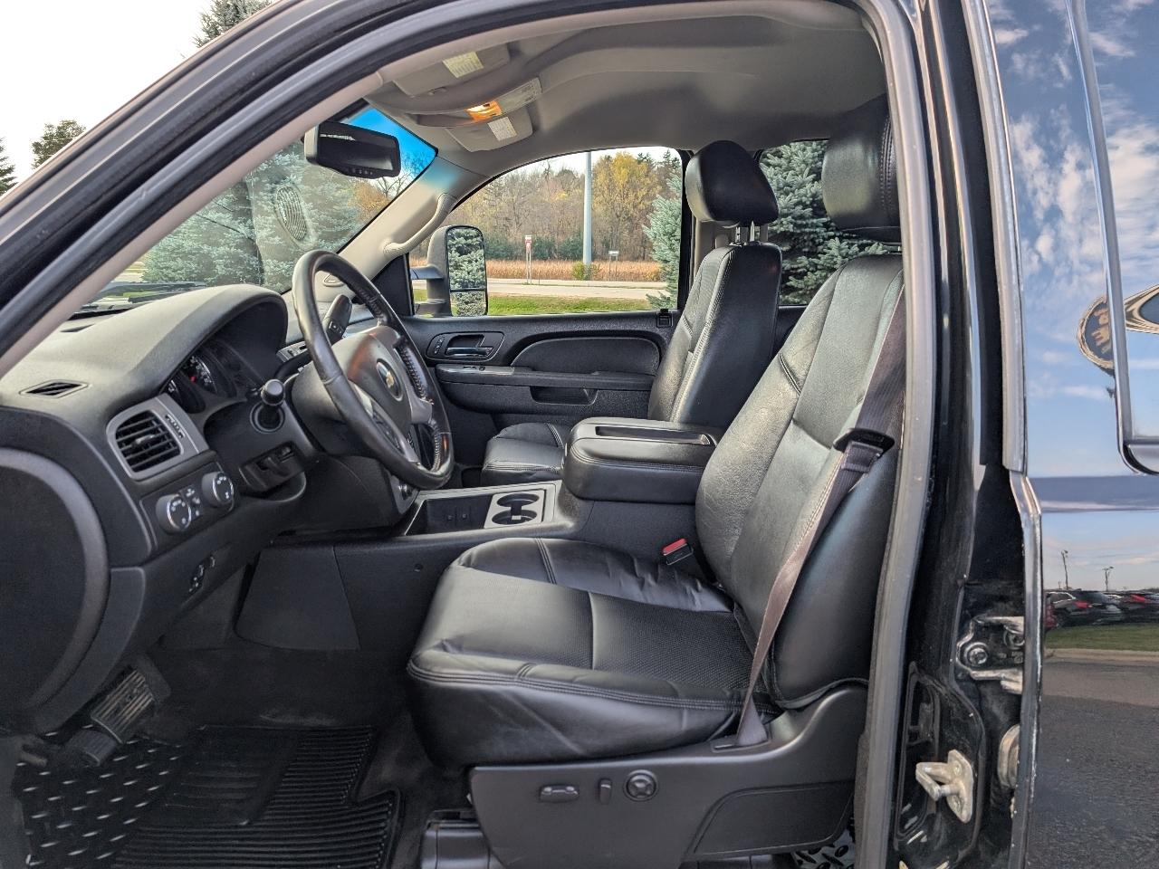 Chevrolet Silverado 2500HD LTZ Crew Cab 4WD 2013
