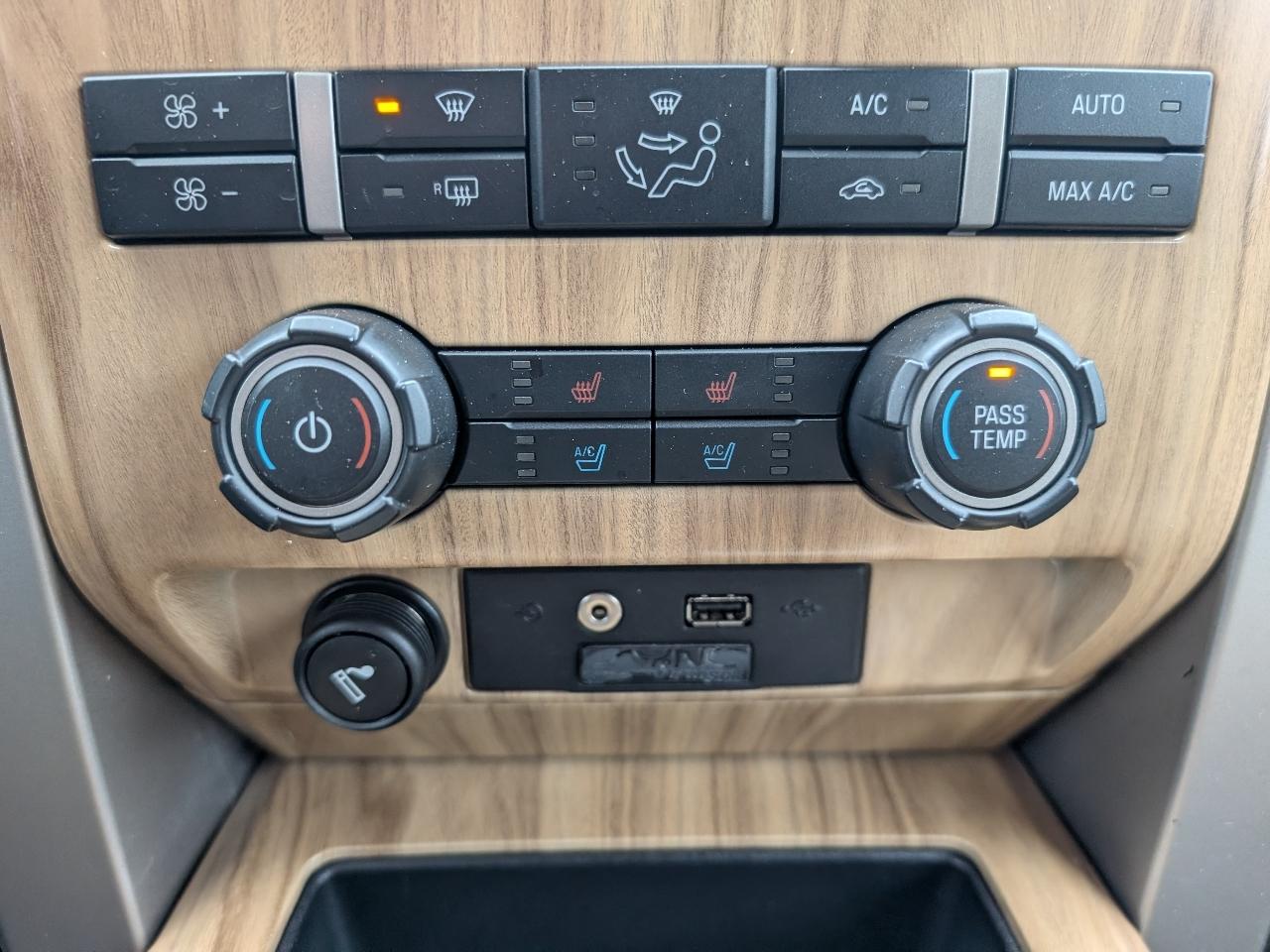 Ford F-150 Lariat SuperCrew 5.5-ft. Bed 4WD 2011