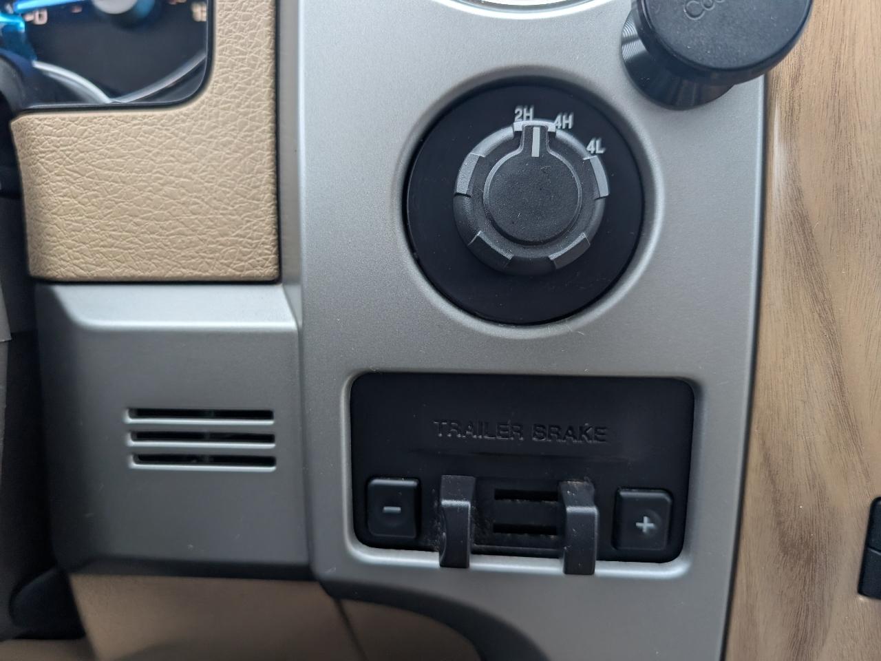 Ford F-150 Lariat SuperCrew 5.5-ft. Bed 4WD 2011