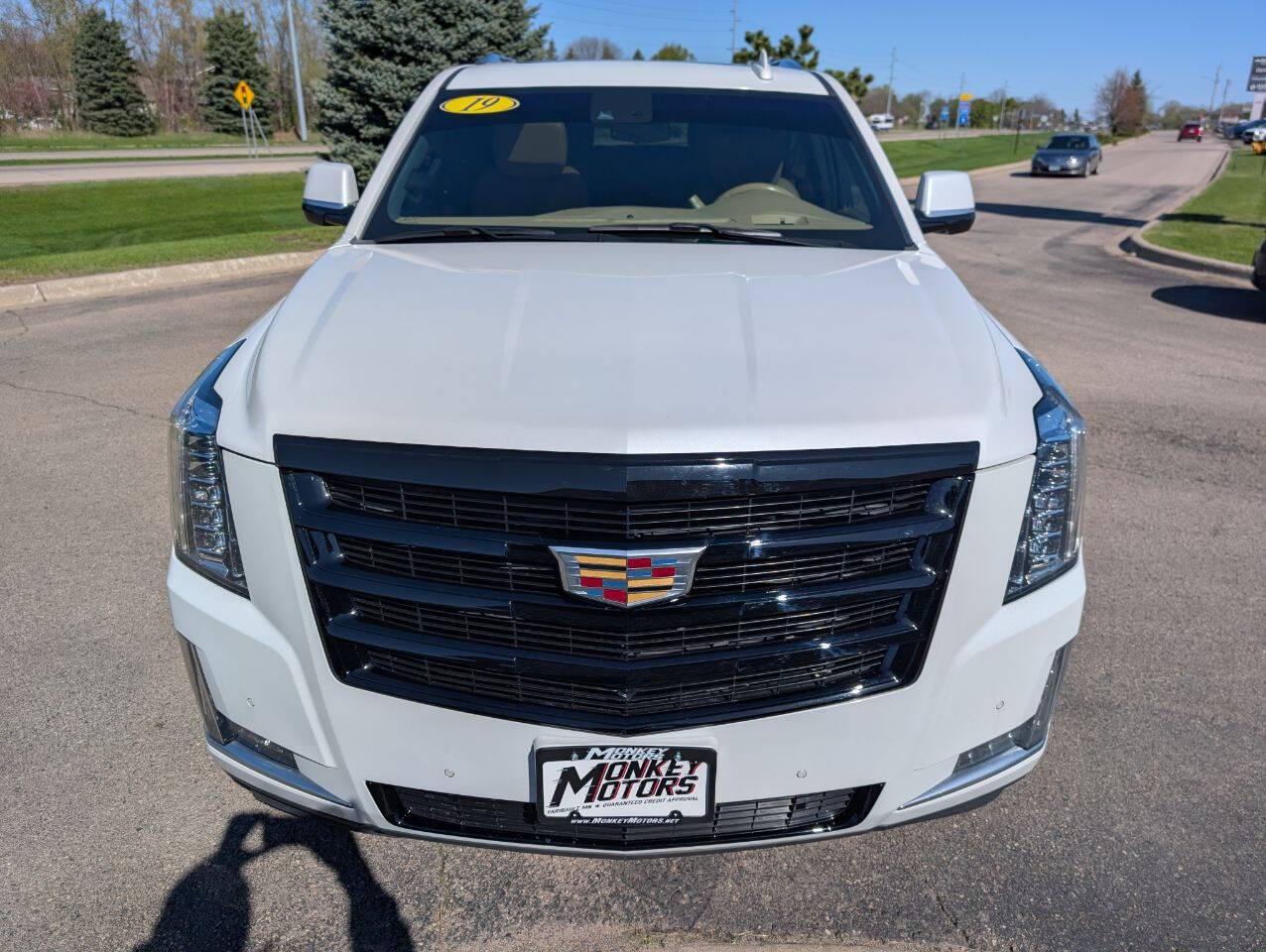 Cadillac Escalade ESV Platinum 4WD 2019
