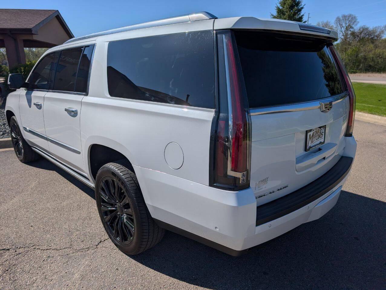 Cadillac Escalade ESV Platinum 4WD 2019