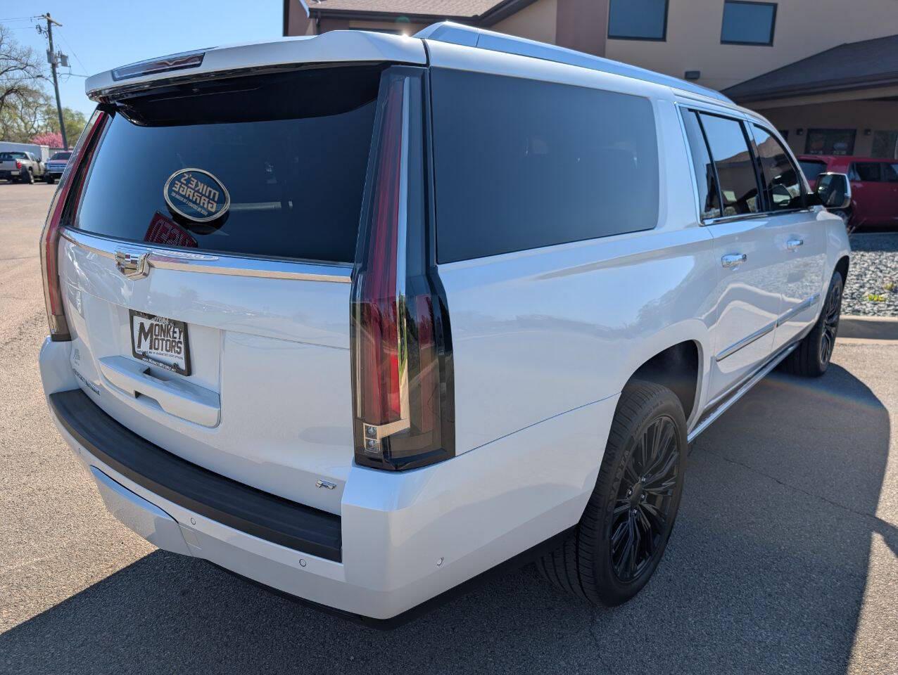 Cadillac Escalade ESV Platinum 4WD 2019