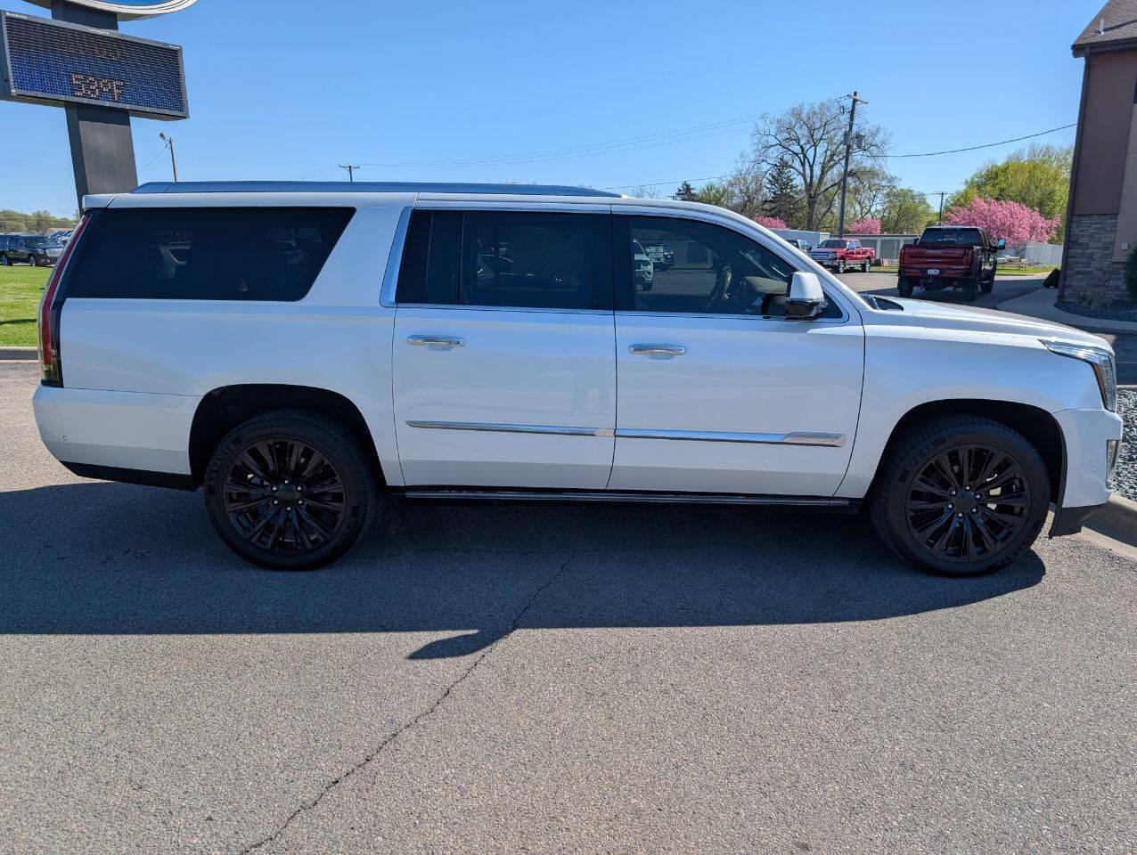Cadillac Escalade ESV Platinum 4WD 2019