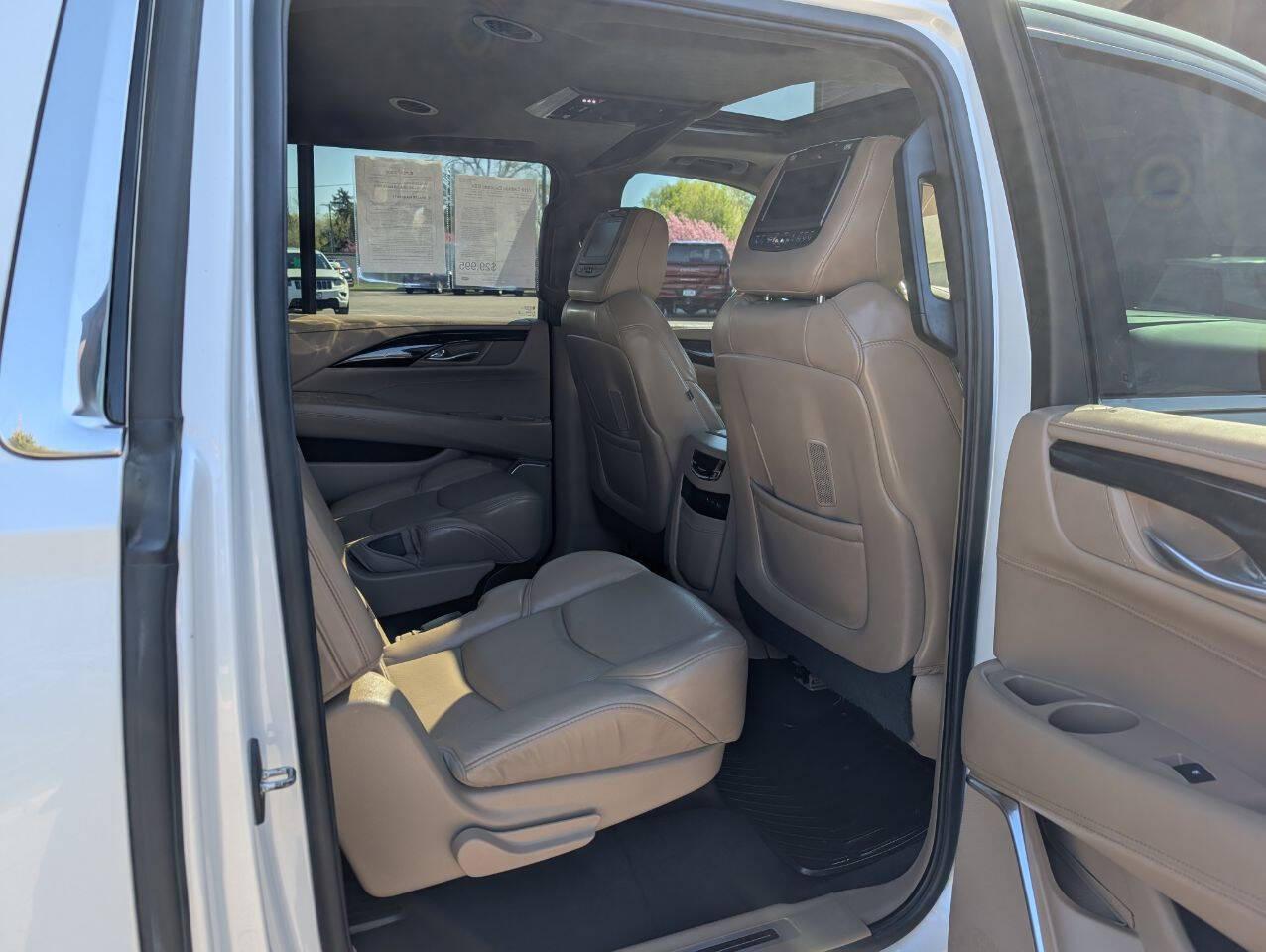 Cadillac Escalade ESV Platinum 4WD 2019