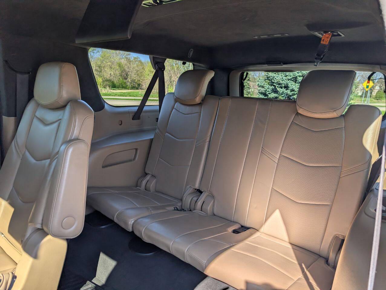 Cadillac Escalade ESV Platinum 4WD 2019