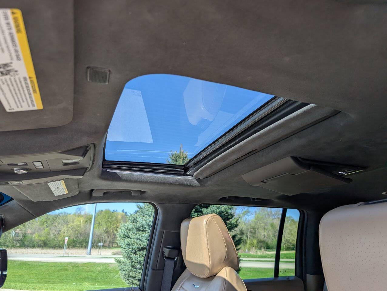 Cadillac Escalade ESV Platinum 4WD 2019