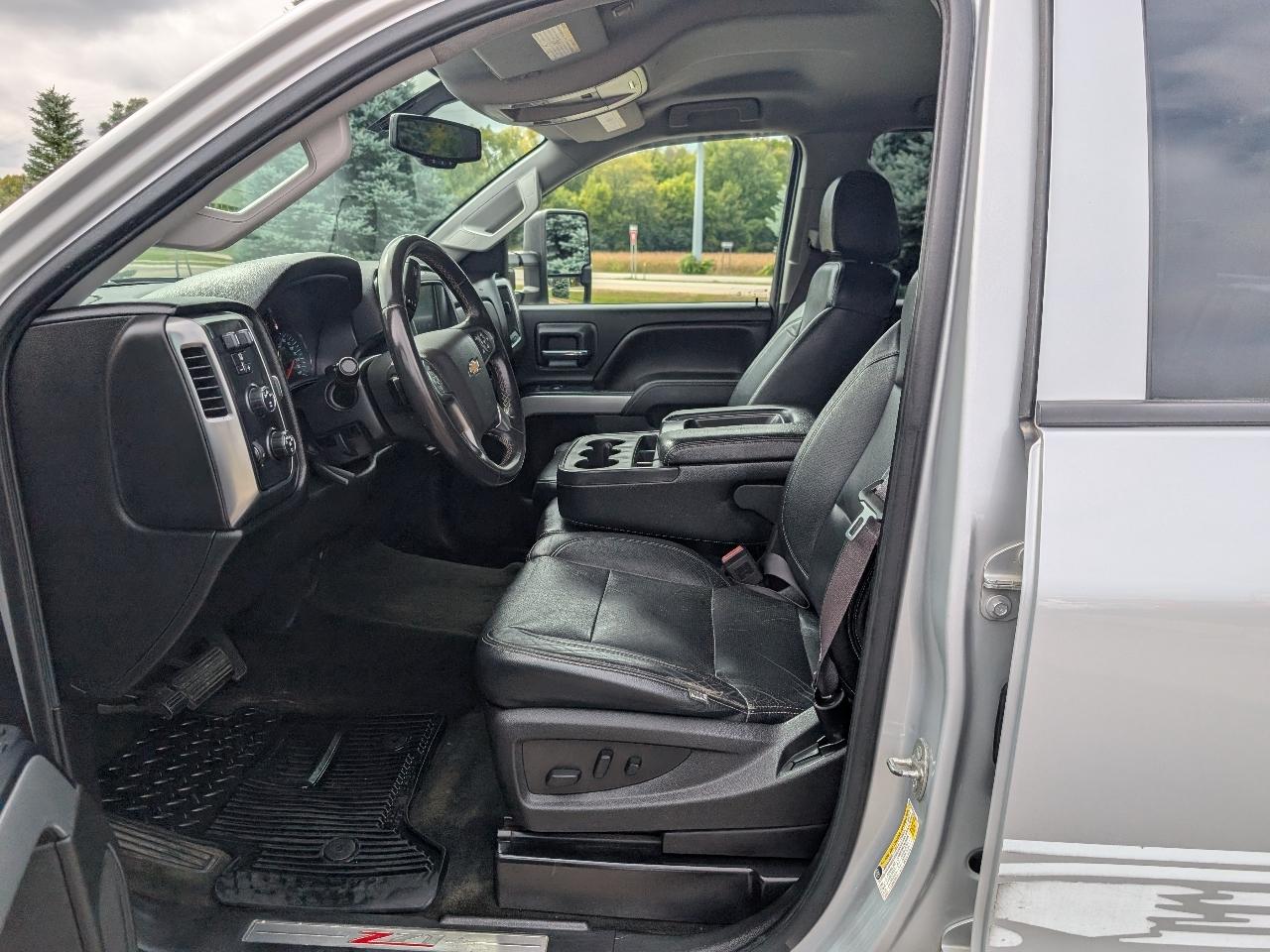 Chevrolet Silverado 2500HD LT Double Cab 4WD 2016
