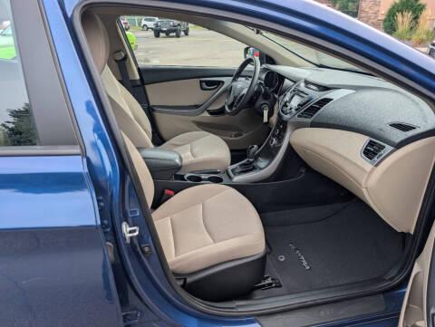 Hyundai Elantra SE 6AT 2015
