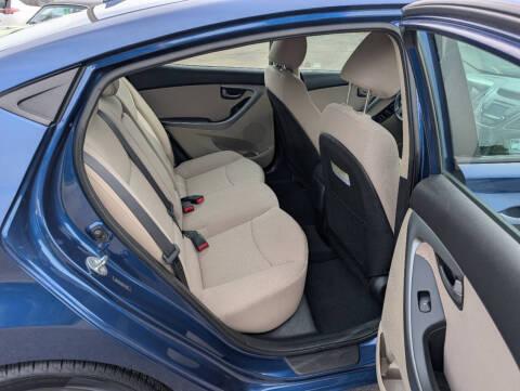 Hyundai Elantra SE 6AT 2015
