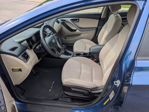 Hyundai Elantra SE 6AT 2015