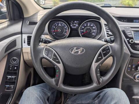 Hyundai Elantra SE 6AT 2015
