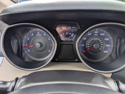 Hyundai Elantra SE 6AT 2015