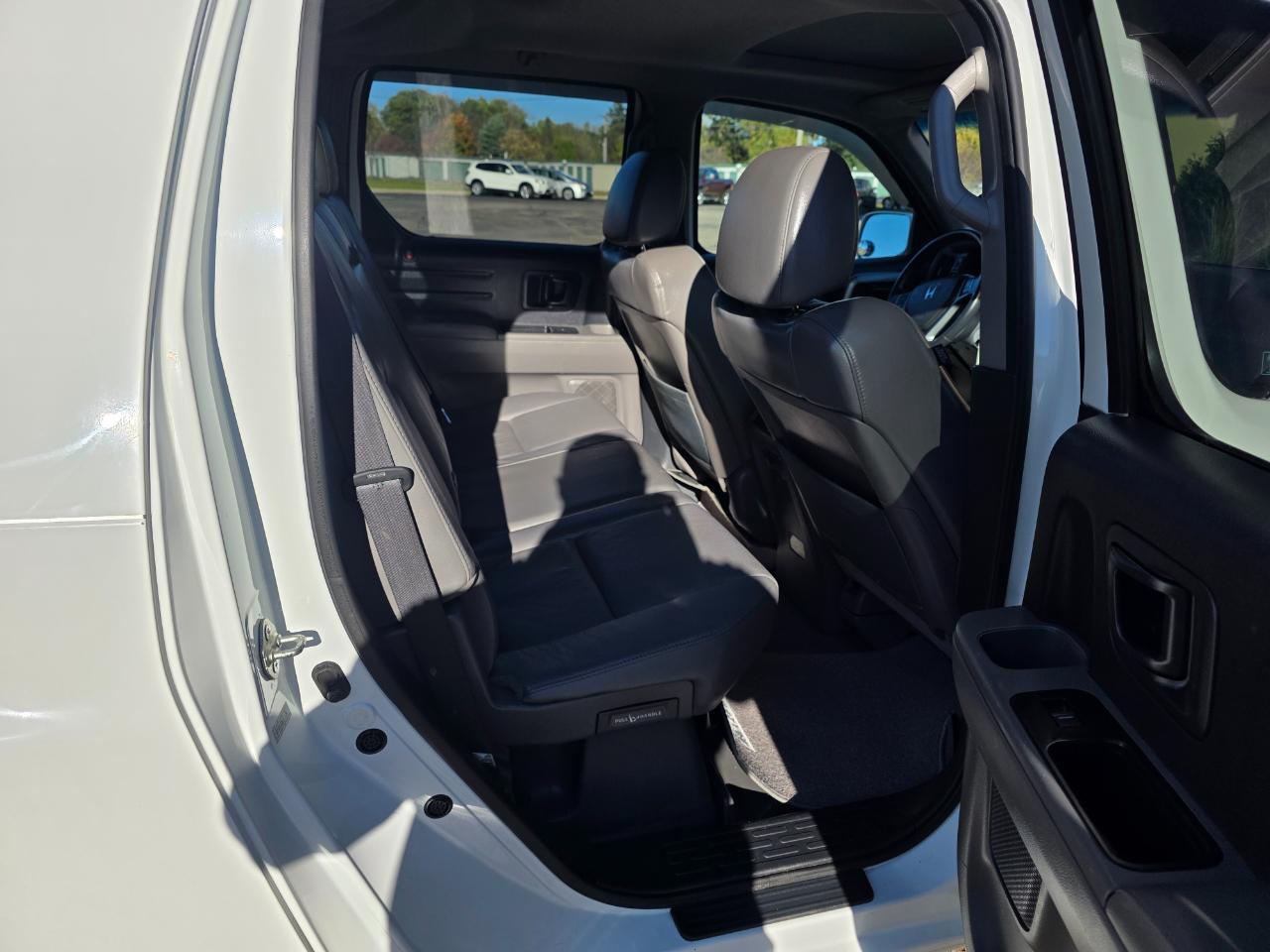 Honda Ridgeline RTL w/ Navigation 2011