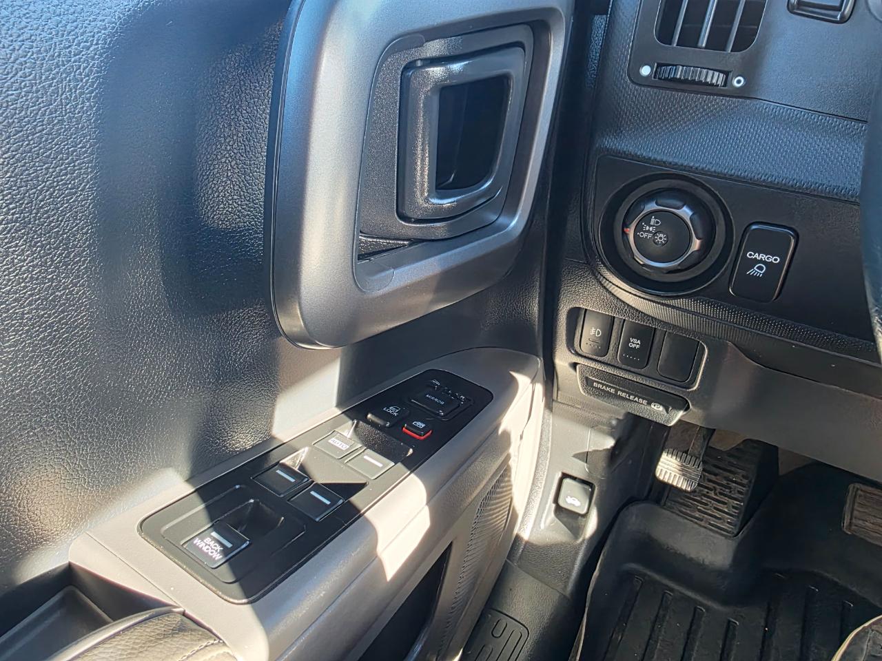 Honda Ridgeline RTL w/ Navigation 2011