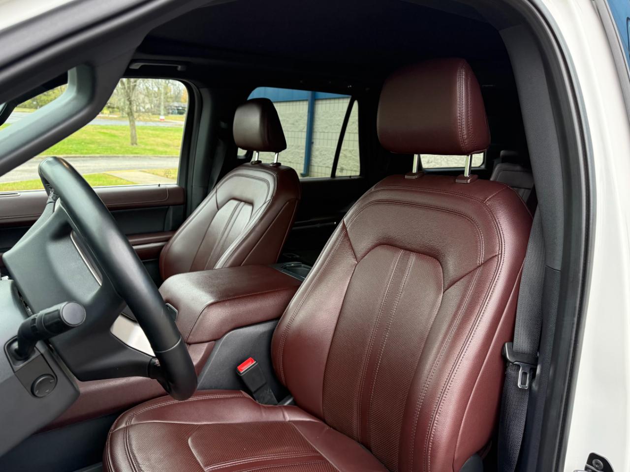 Ford Expedition photo 16