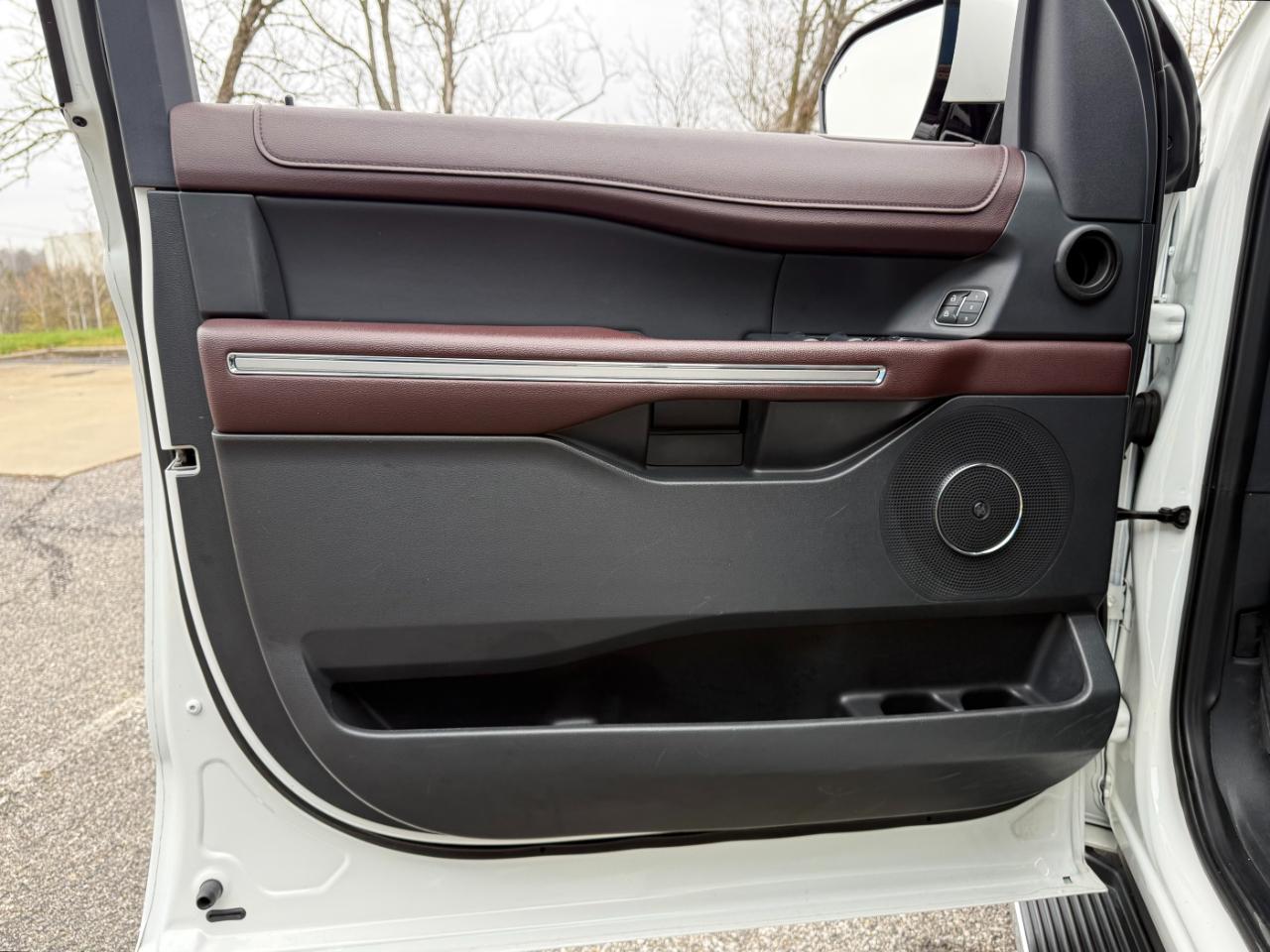 Ford Expedition photo 18