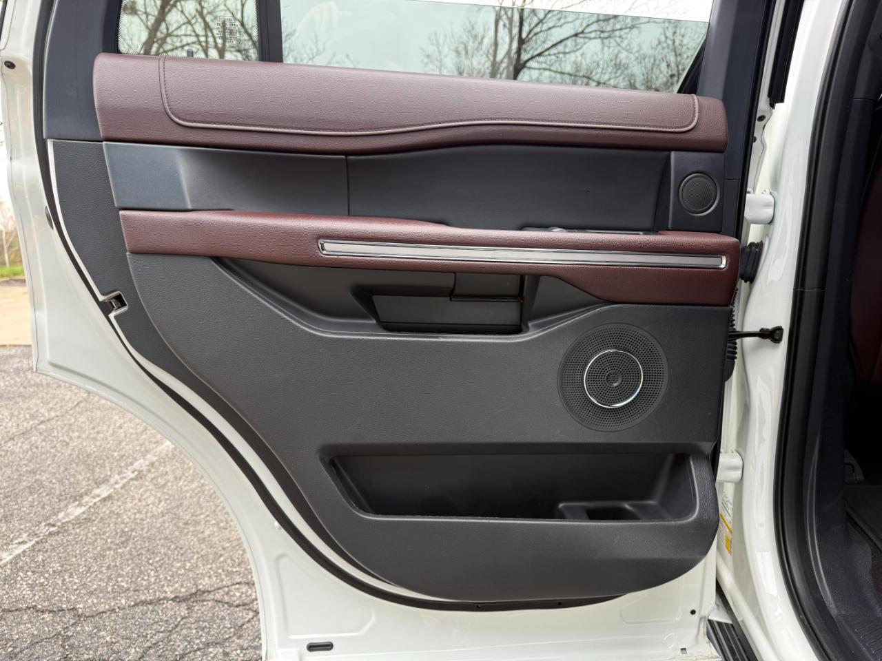 Ford Expedition photo 22