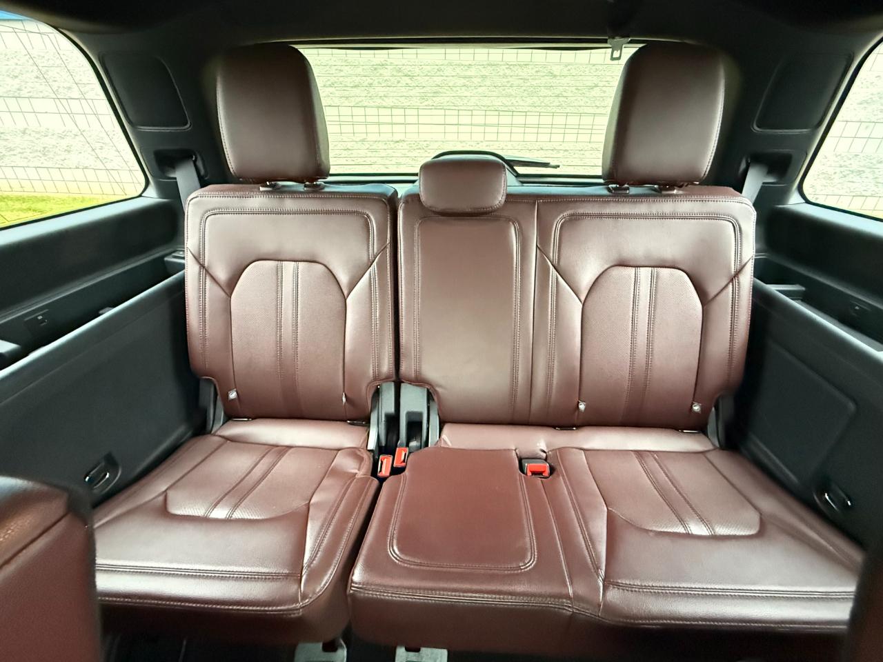 Ford Expedition photo 23