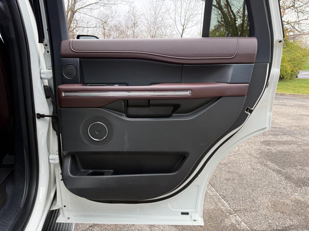 Ford Expedition photo 26