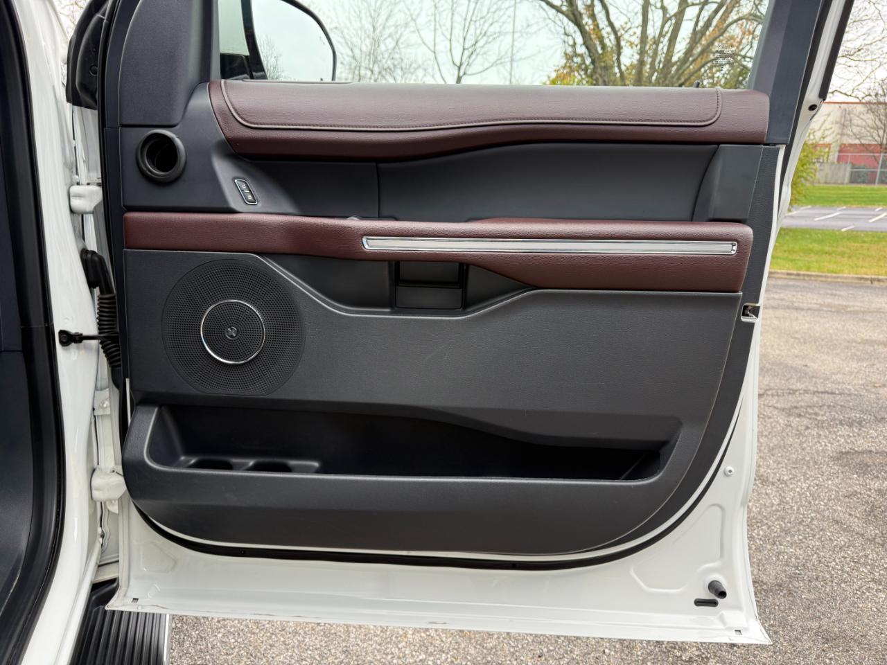 Ford Expedition photo 29