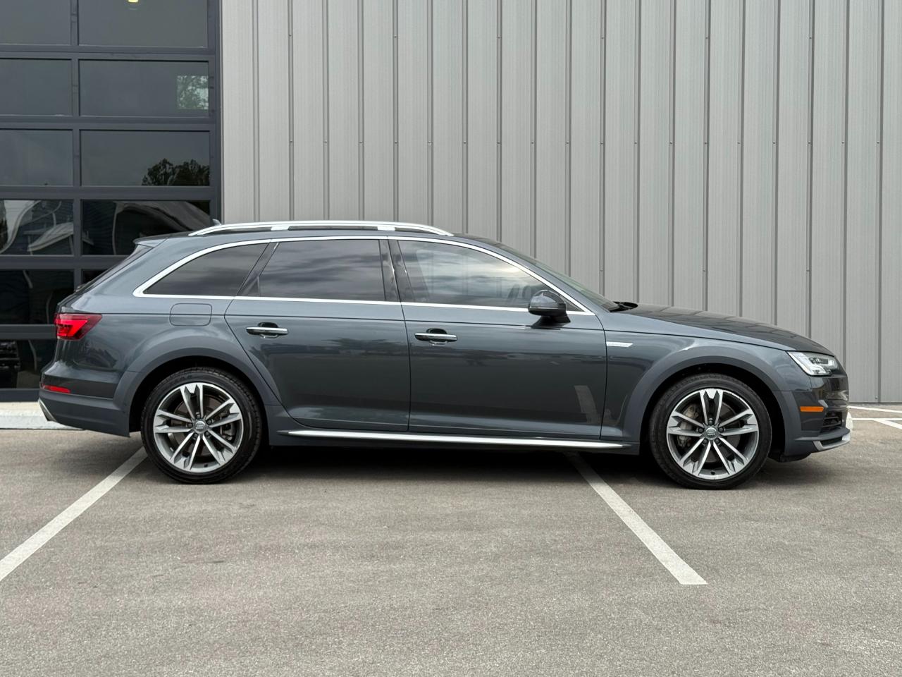 Audi A4 allroad photo 4