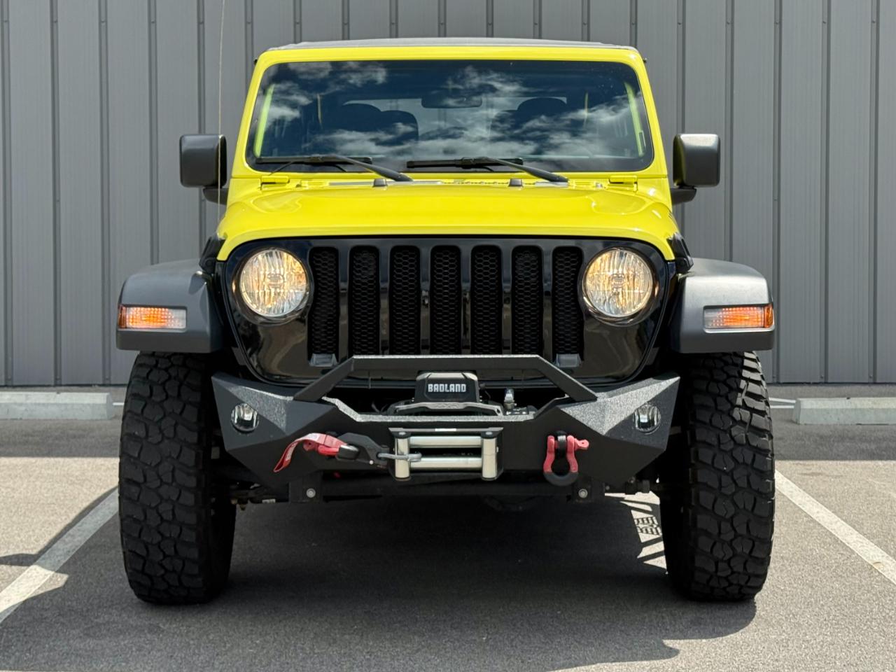 Jeep Wrangler photo 2