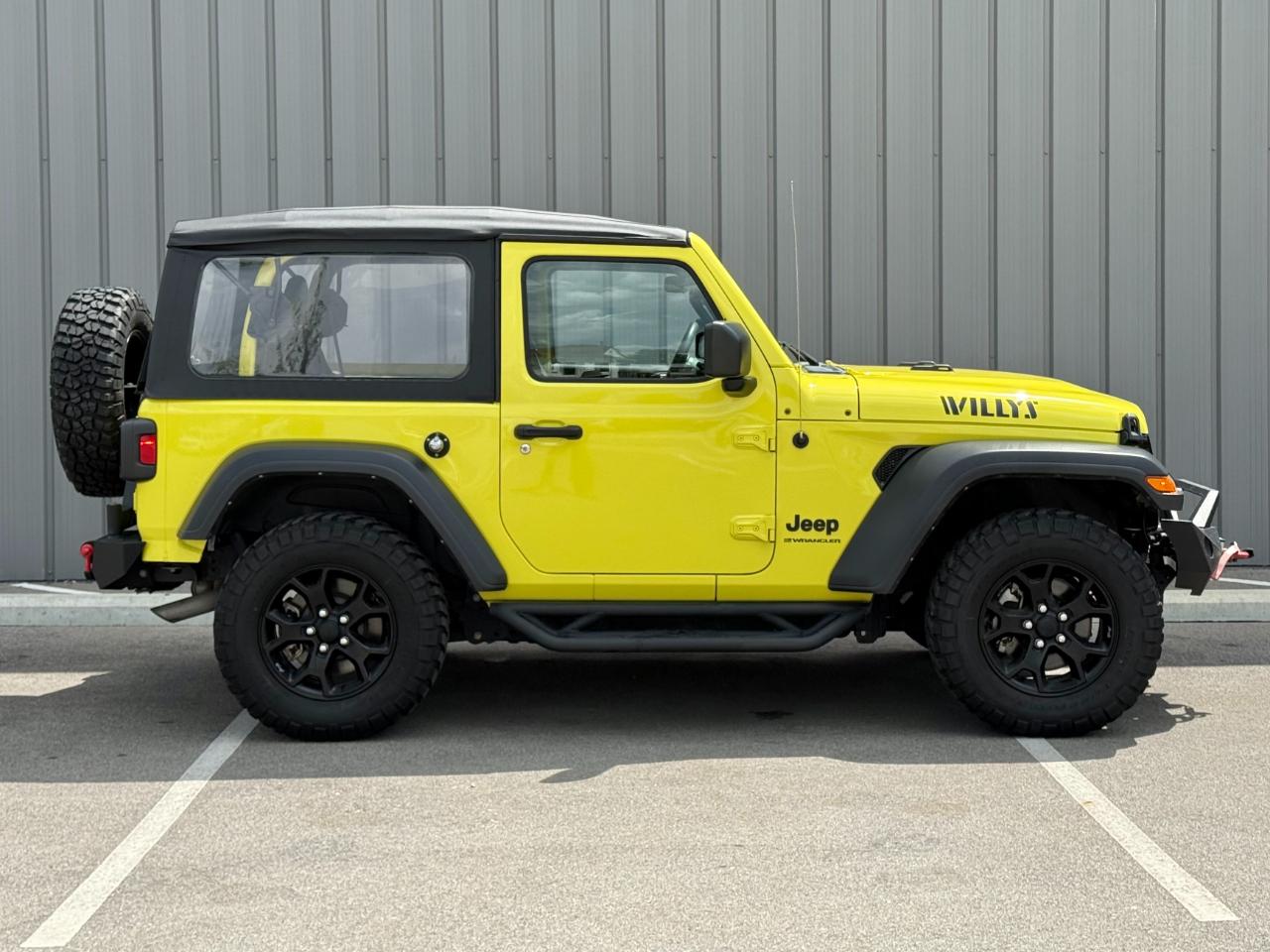 Jeep Wrangler photo 4