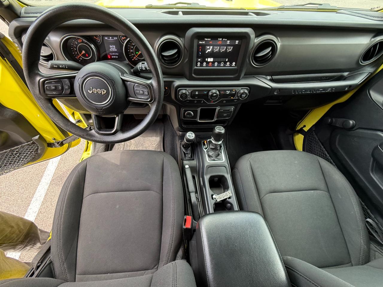 Jeep Wrangler photo 9