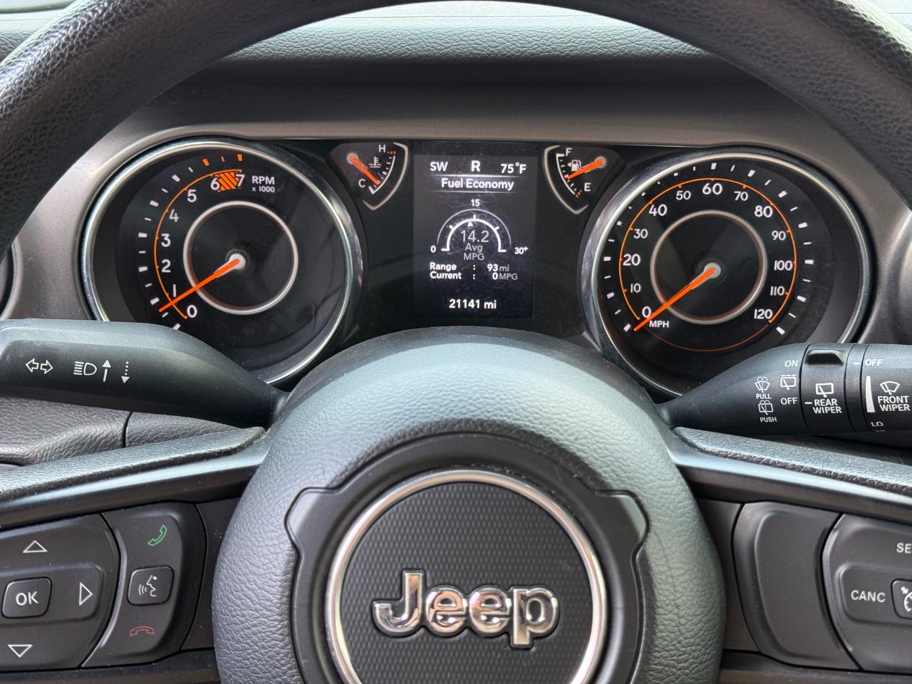 Jeep Wrangler photo 11